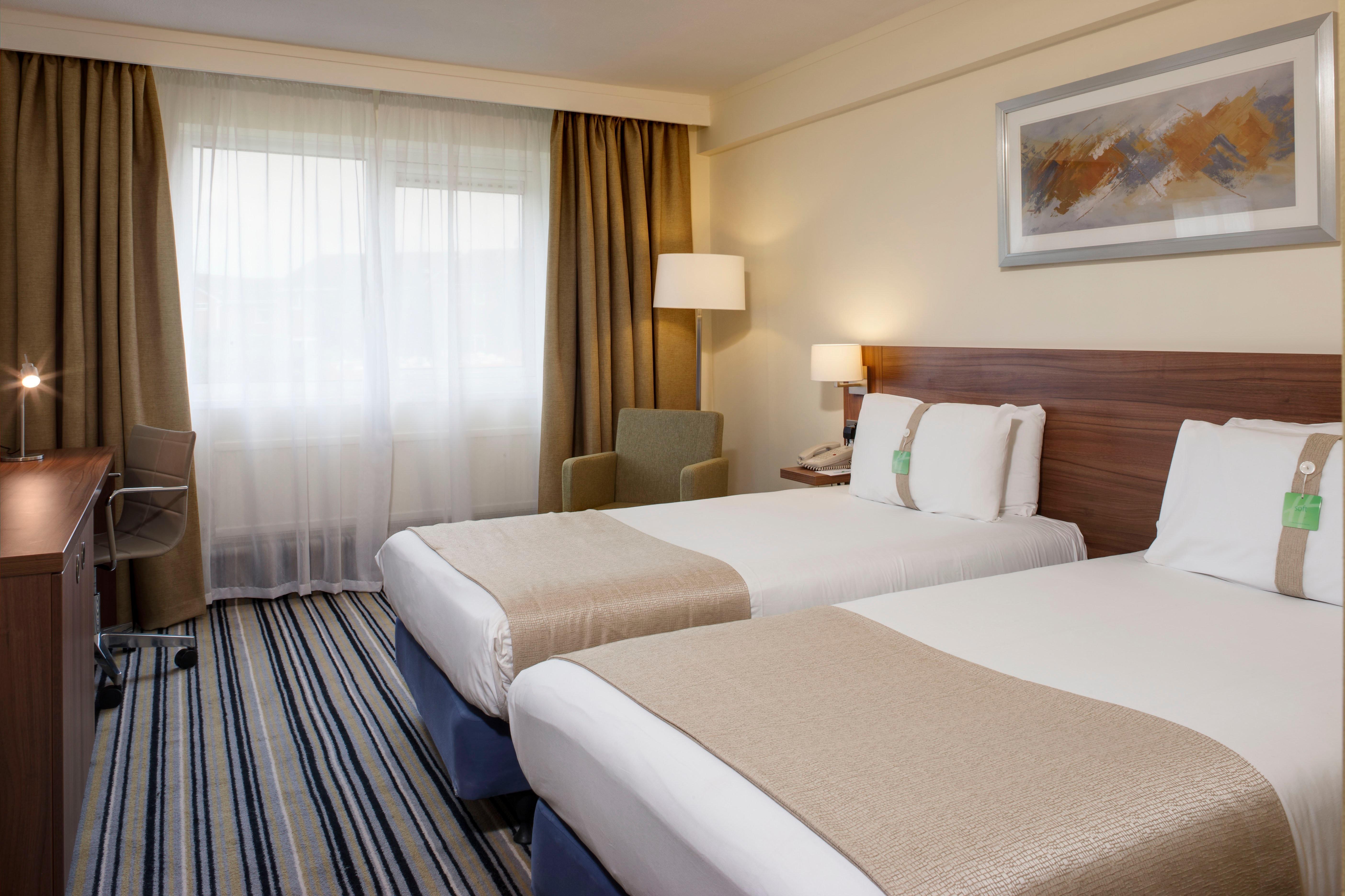 Holiday Inn Stoke On Trent M6 Jct15 By Ihg Newcastle-under-Lyme Exterior foto