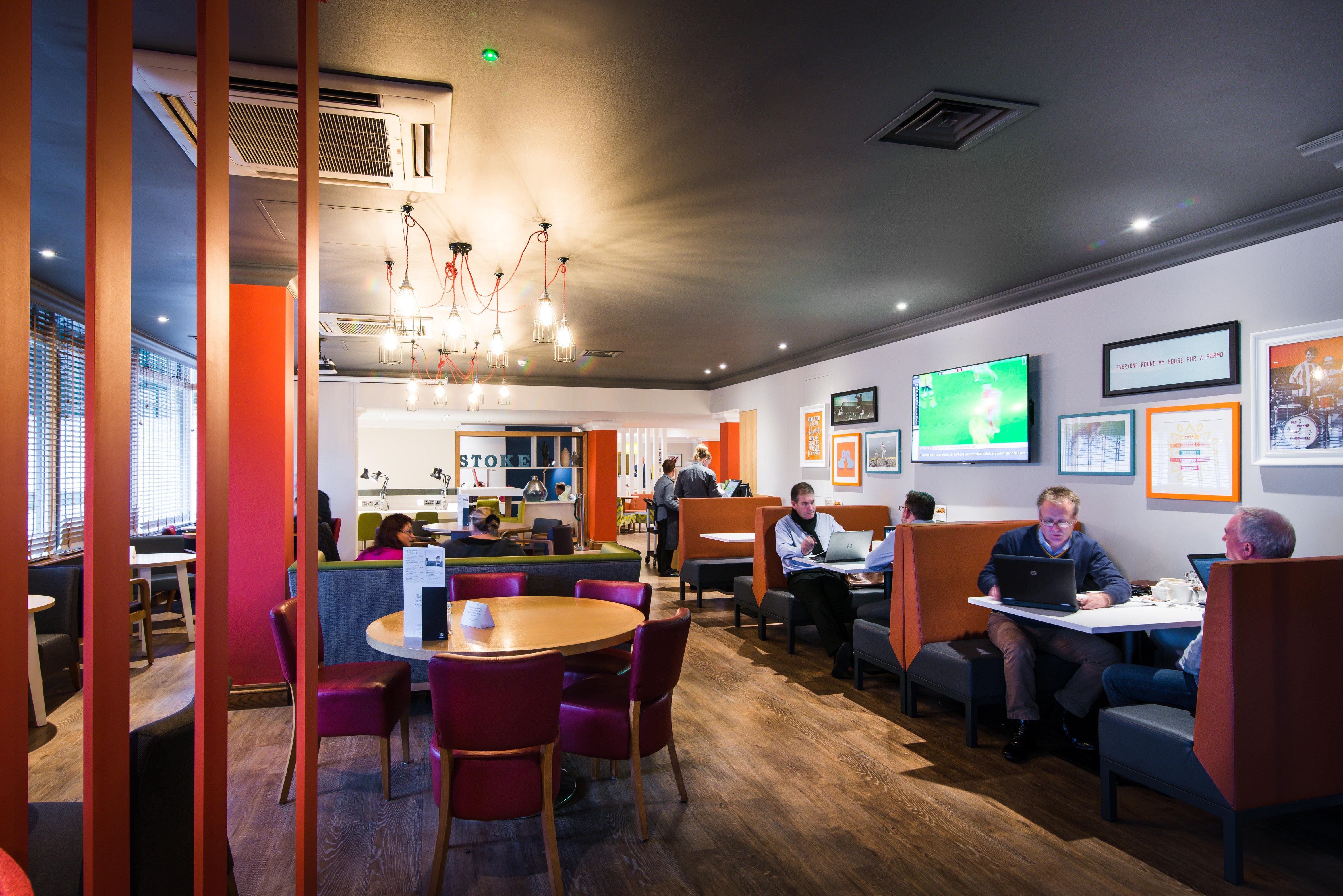 Holiday Inn Stoke On Trent M6 Jct15 By Ihg Newcastle-under-Lyme Exterior foto