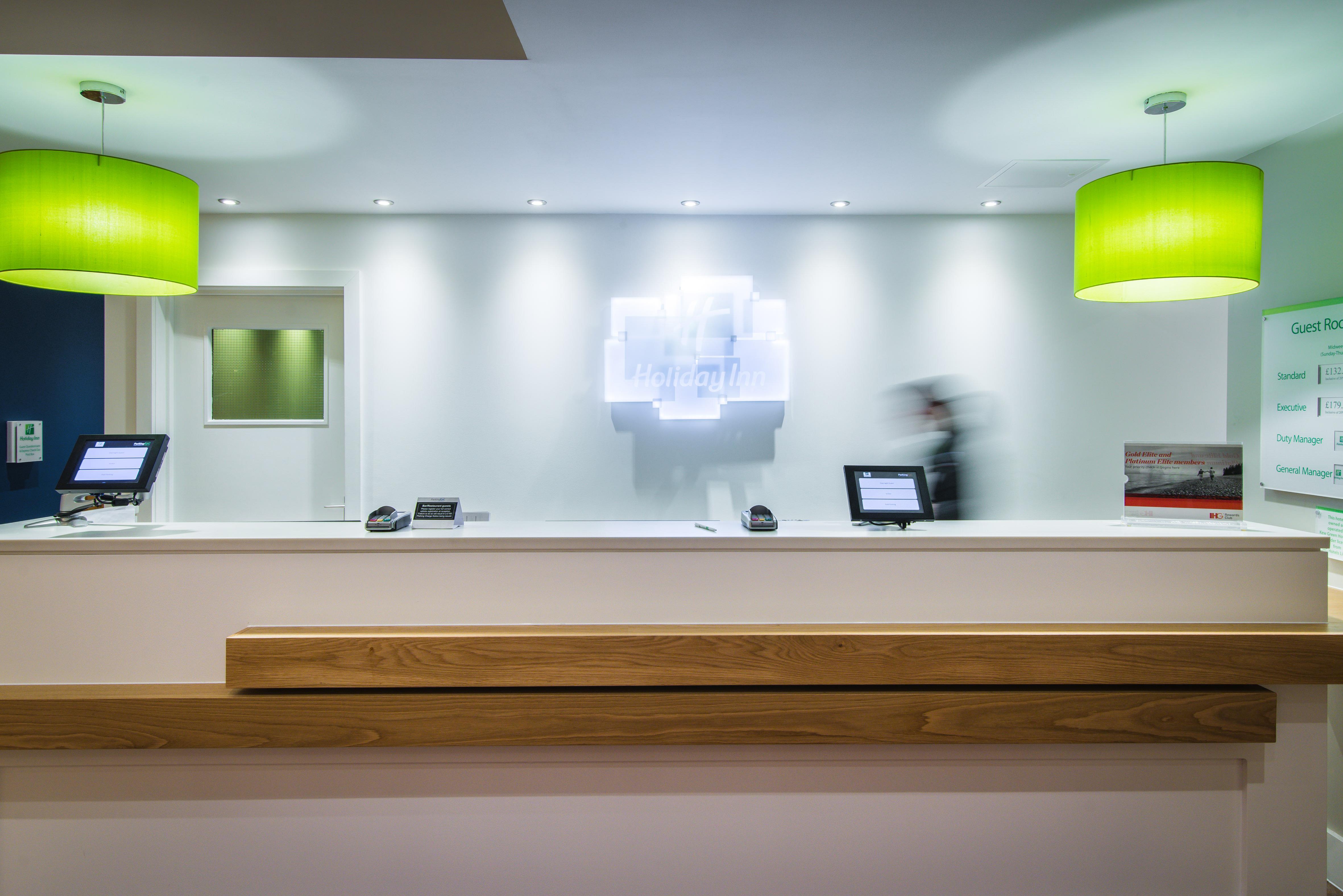 Holiday Inn Stoke On Trent M6 Jct15 By Ihg Newcastle-under-Lyme Exterior foto