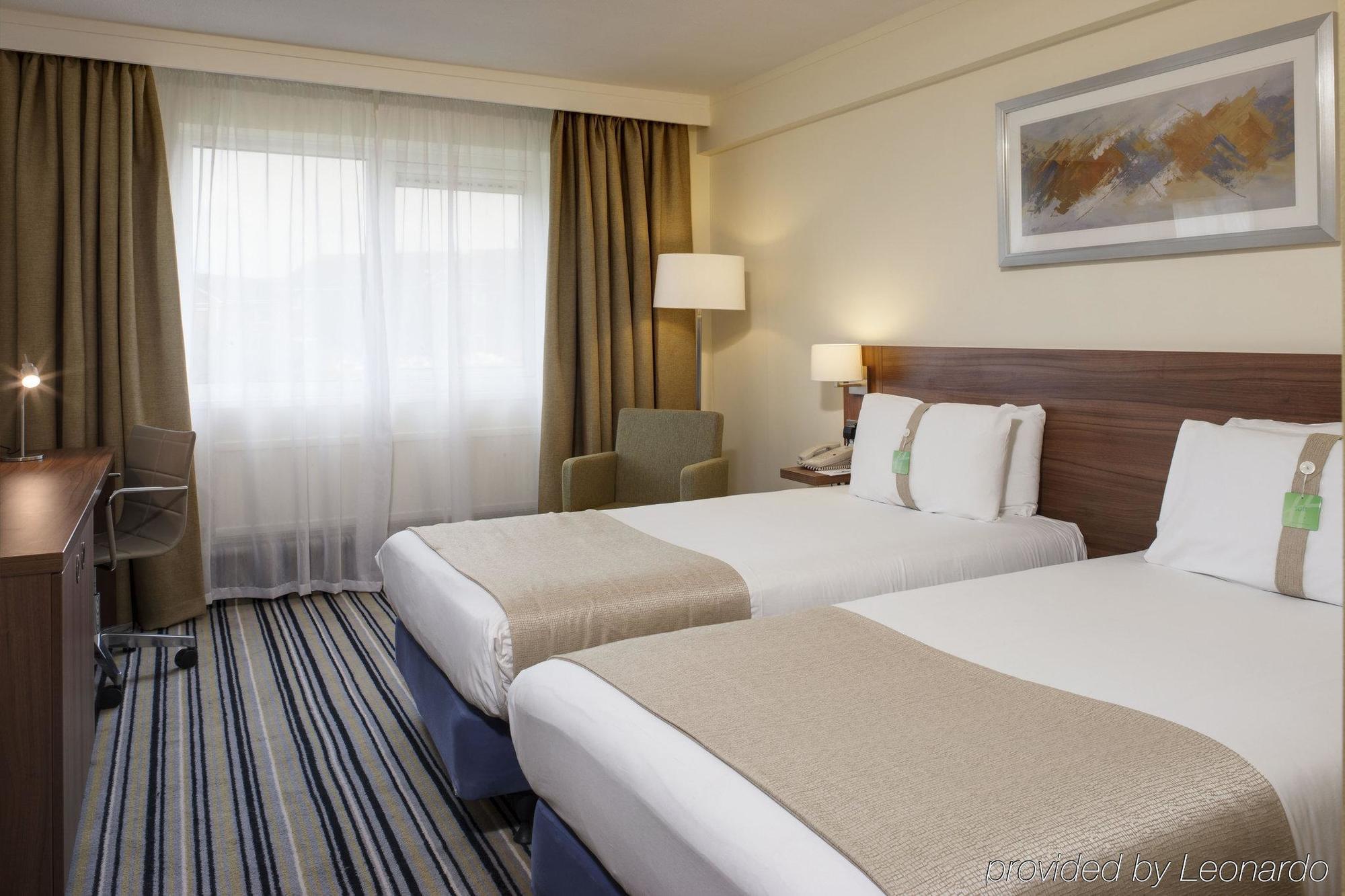 Holiday Inn Stoke On Trent M6 Jct15 By Ihg Newcastle-under-Lyme Exterior foto