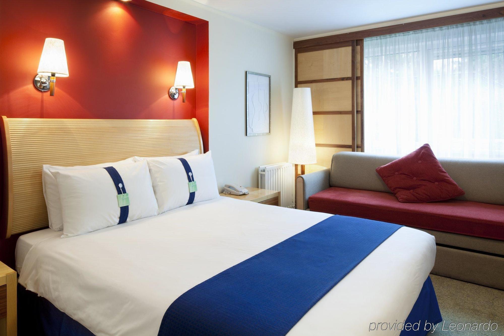Holiday Inn Stoke On Trent M6 Jct15 By Ihg Newcastle-under-Lyme Exterior foto