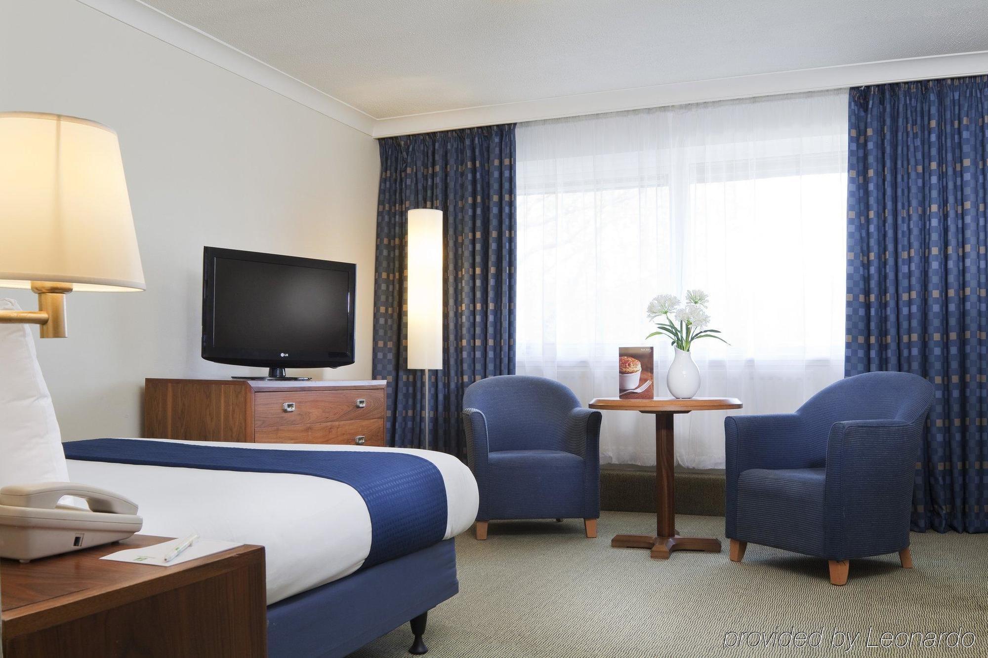 Holiday Inn Stoke On Trent M6 Jct15 By Ihg Newcastle-under-Lyme Exterior foto
