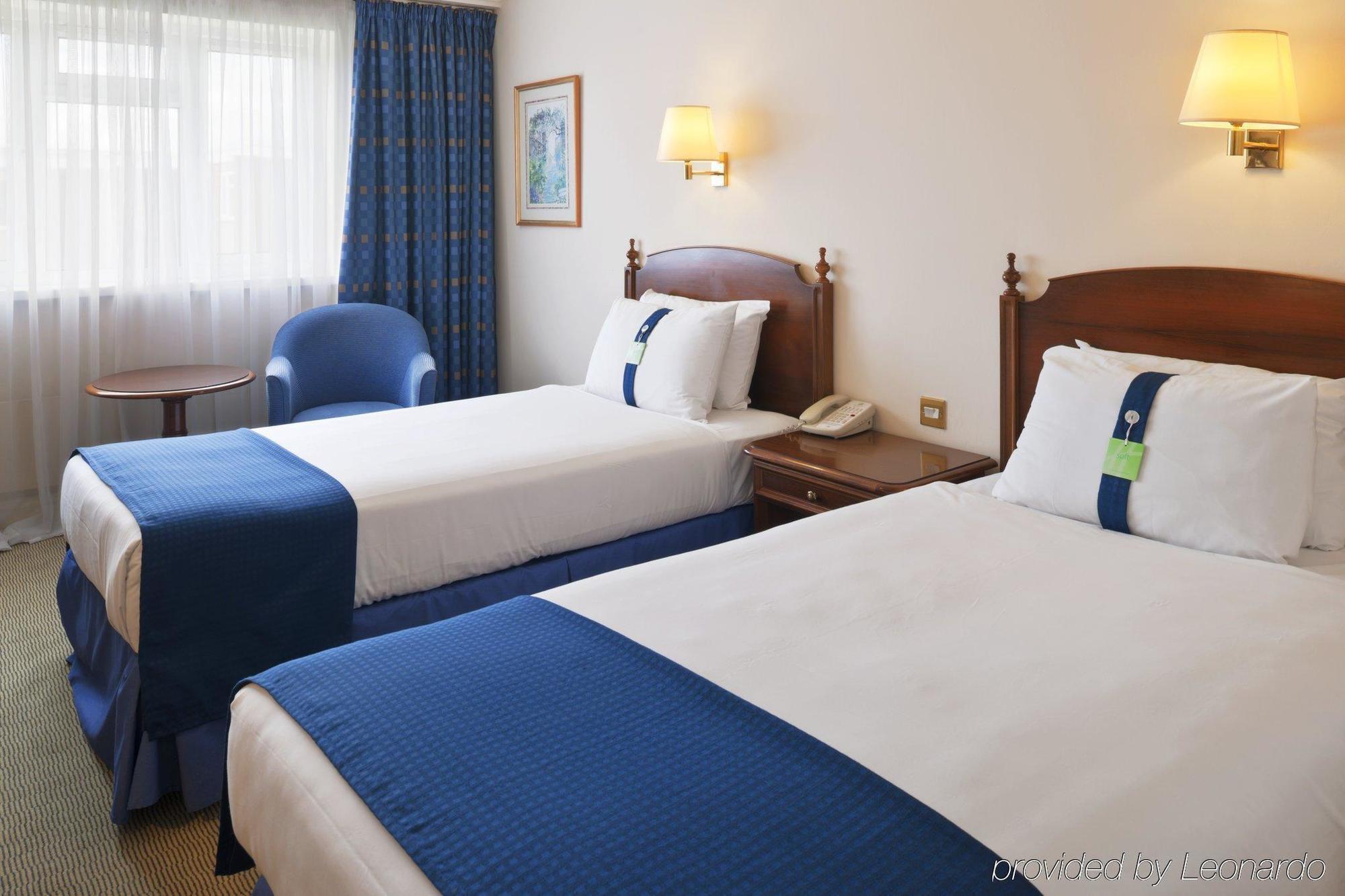 Holiday Inn Stoke On Trent M6 Jct15 By Ihg Newcastle-under-Lyme Exterior foto